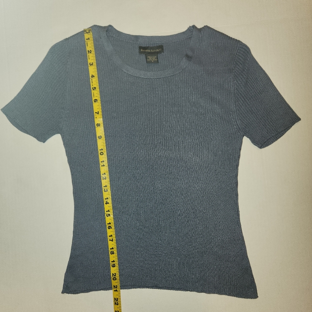 Vintage Silk Banana Republic Light Blue Grey Short Sleeve Sweater Small - Picture 8 of 8